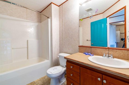 6013 54 Ave Close, Stettler, AB 