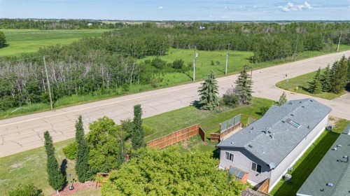 6013 54 Ave Close, Stettler, AB 