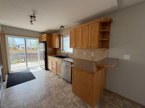 157 Oswald Close, Red Deer, AB 