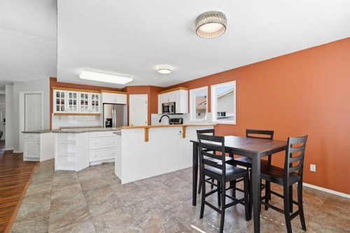 18 Osmond Close, Red Deer, AB 