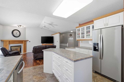 18 Osmond Close, Red Deer, AB 