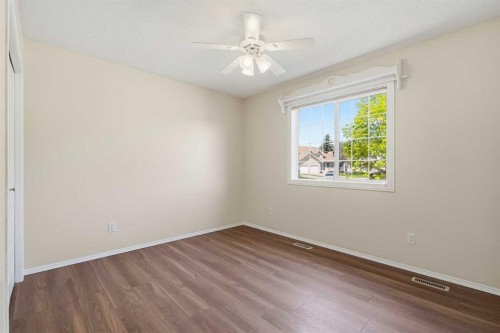 18 Osmond Close, Red Deer, AB 