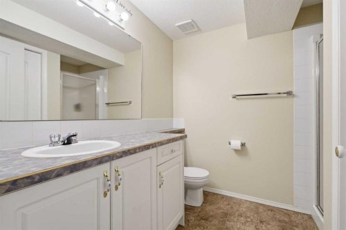 18 Osmond Close, Red Deer, AB 