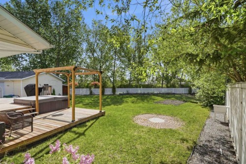 18 Osmond Close, Red Deer, AB 
