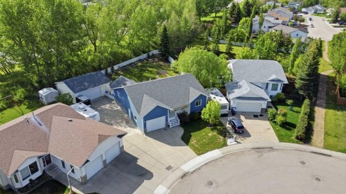 18 Osmond Close, Red Deer, AB 