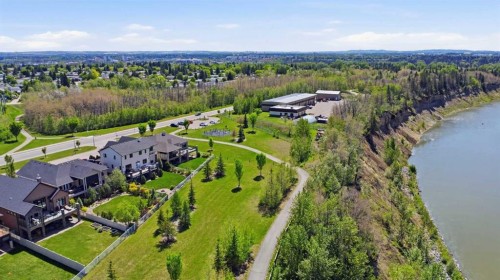18 Osmond Close, Red Deer, AB 