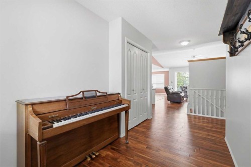 18 Osmond Close, Red Deer, AB 