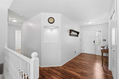 18 Osmond Close, Red Deer, AB 