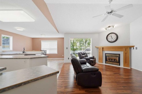 18 Osmond Close, Red Deer, AB 