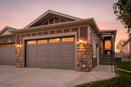 7 Michener Boulevard, Red Deer, AB 