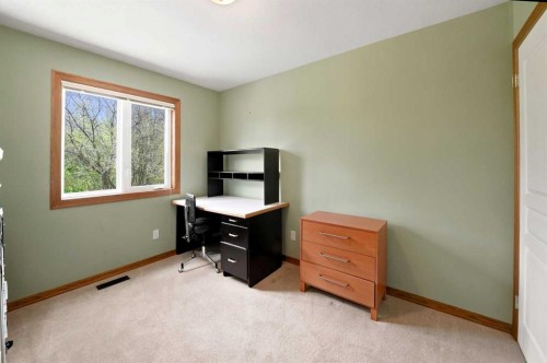 40 Owens Close, Red Deer, AB 