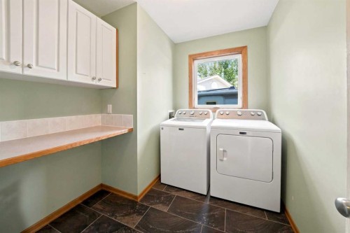 40 Owens Close, Red Deer, AB 