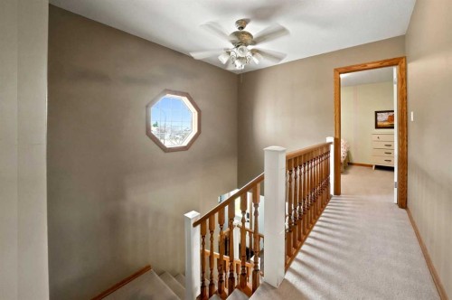 40 Owens Close, Red Deer, AB 