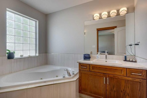 123 Ammeter Close, Red Deer, AB 