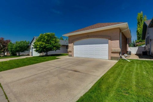 123 Ammeter Close, Red Deer, AB 