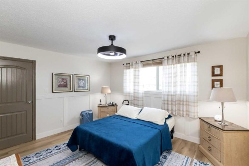 5015 35 Street, Innisfail, AB - Indoor Photo Showing Bedroom
