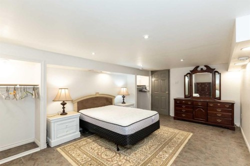 5015 35 Street, Innisfail, AB - Indoor Photo Showing Bedroom