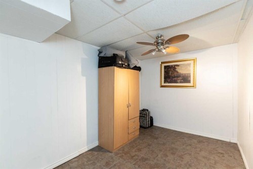 5015 35 Street, Innisfail, AB - Indoor Photo Showing Other Room