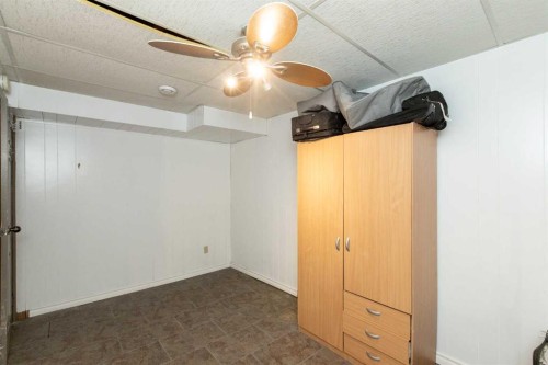 5015 35 Street, Innisfail, AB - Indoor Photo Showing Other Room