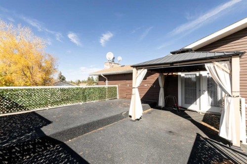 5015 35 Street, Innisfail, AB - Outdoor With Exterior