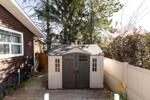 5015 35 Street, Innisfail, AB - Outdoor