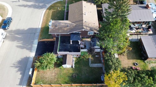 5015 35 Street, Innisfail, AB - Outdoor