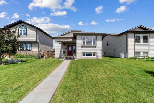 6814 40 Avenue Close  Camrose, AB T4V 5A7