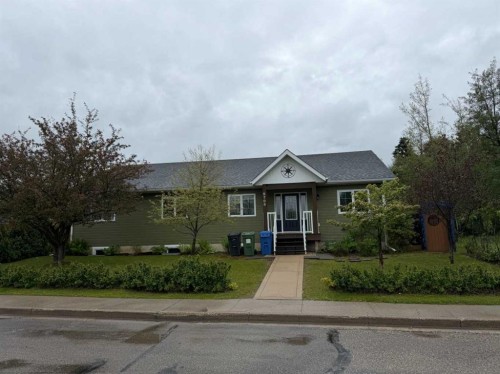 5709 57 Avenue  Rocky Mountain House, AB T4T 1A2