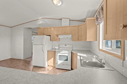8 Trochu Avenue, Trochu, AB 