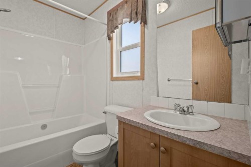 8 Trochu Avenue, Trochu, AB 