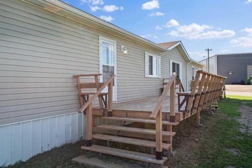 8 Trochu Avenue, Trochu, AB 