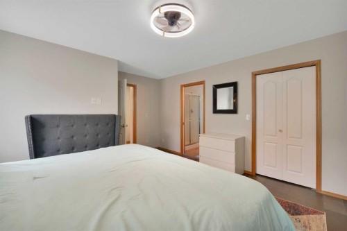 7 Logan Close, Red Deer, AB 