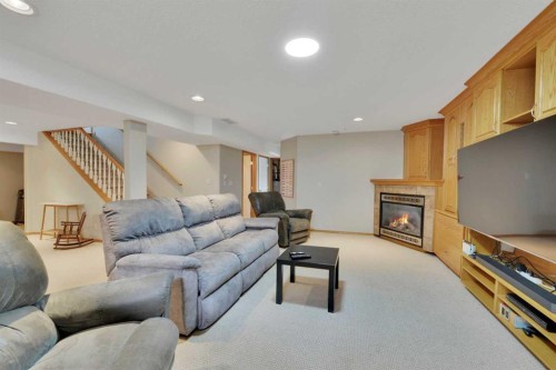 7 Logan Close, Red Deer, AB 