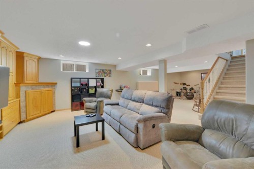 7 Logan Close, Red Deer, AB 