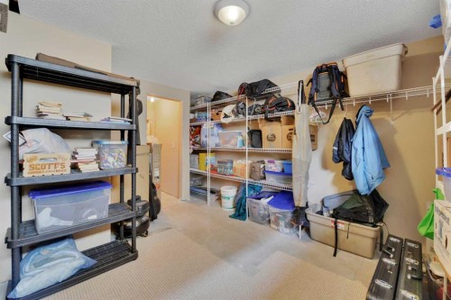 7 Logan Close, Red Deer, AB 