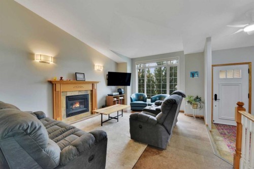 7 Logan Close, Red Deer, AB 
