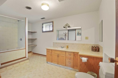 4833 49 Street, Olds, AB 