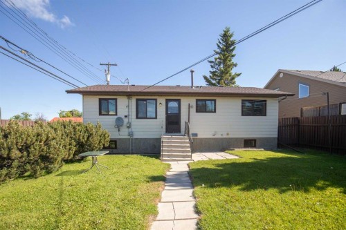 4833 49 Street, Olds, AB 
