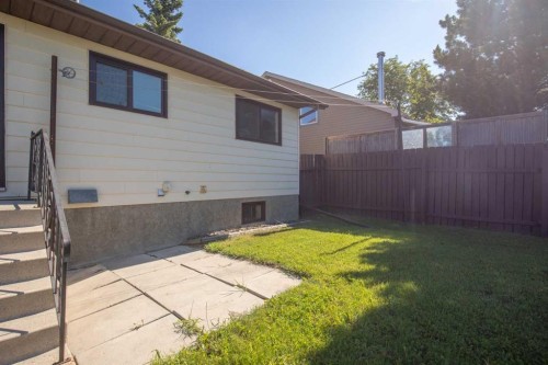 4833 49 Street, Olds, AB 