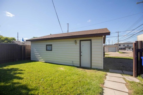 4833 49 Street, Olds, AB - Outdoor With Exterior