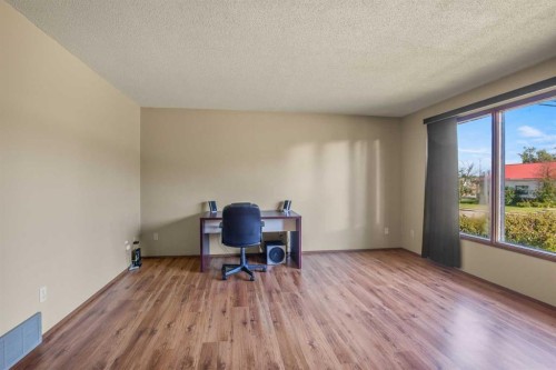 4833 49 Street, Olds, AB 