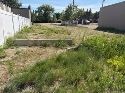 5039 50 Street  Sylvan Lake, AB T4S 1P9