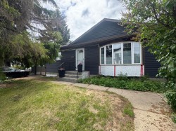 4203 106 Avenue  Edmonton, AB T6A 1E1