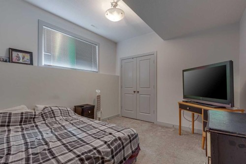 25 Caribou Crescent, Red Deer, AB 