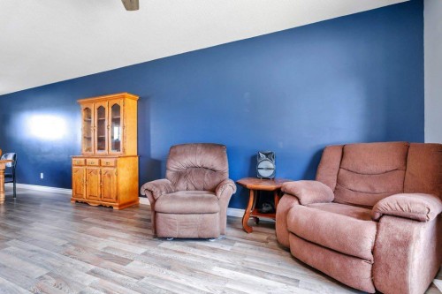 4917 Wocmacks Road, Blackfalds, AB 