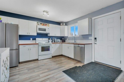 4917 Wocmacks Road, Blackfalds, AB 