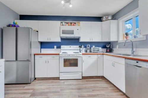 4917 Wocmacks Road, Blackfalds, AB 