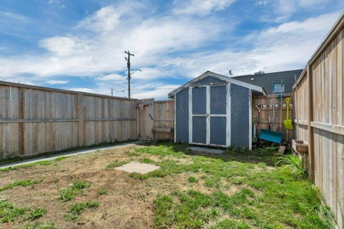 4917 Wocmacks Road, Blackfalds, AB 