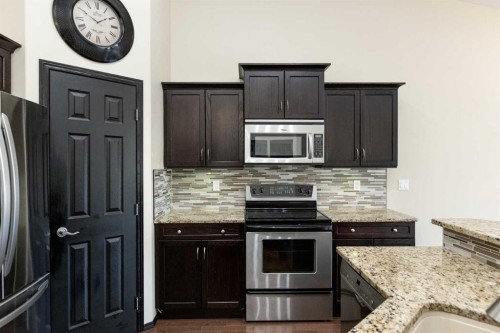 59 Burris Pointe, Lacombe, AB 