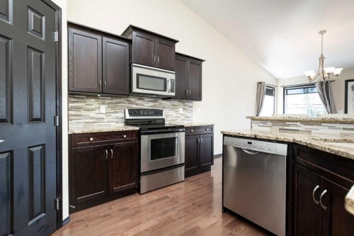 59 Burris Pointe, Lacombe, AB 